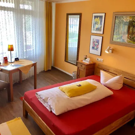 Haus Am Kurpark Hotel 2*