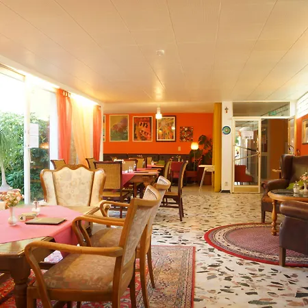 豪斯艾姆库公寓酒店 Schömberg