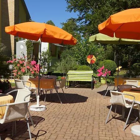 מלון Haus Am Kurpark 2*