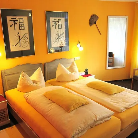 מלון Haus Am Kurpark 2*