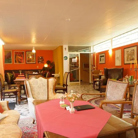 Haus Am Kurpark Hotel 2*